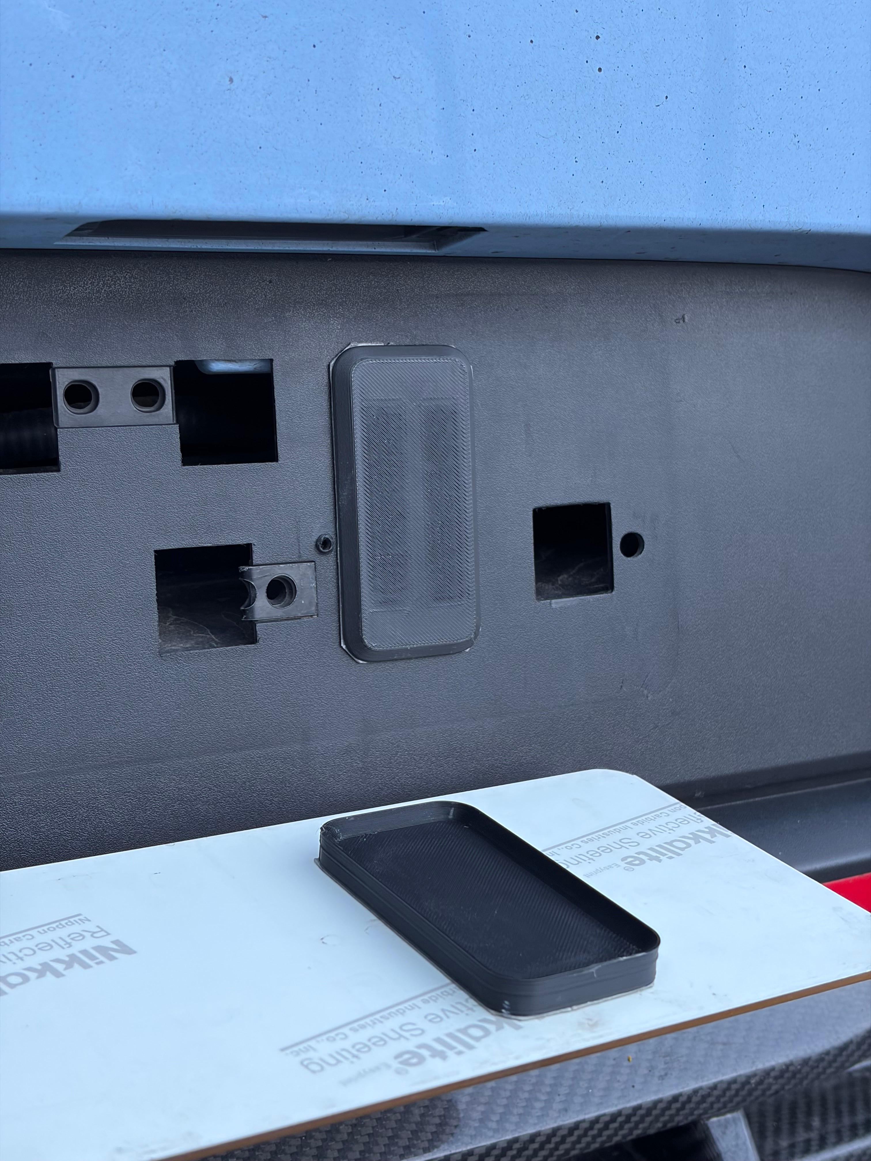 Universal magnetic holders
