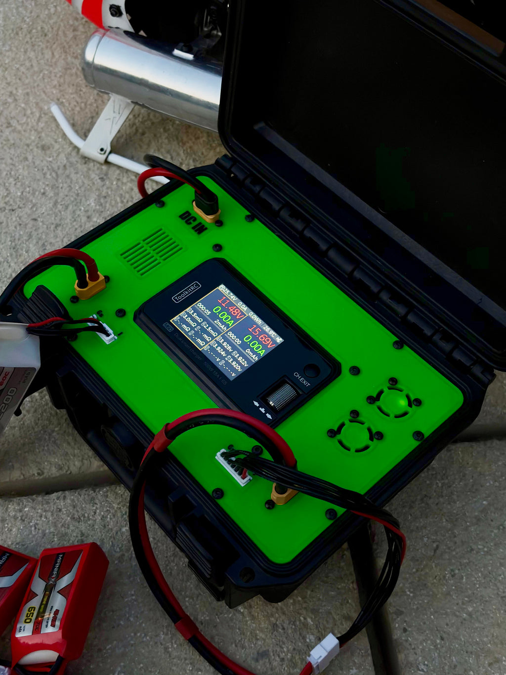 Max 200 x ToolkitRC M6d micro charge case